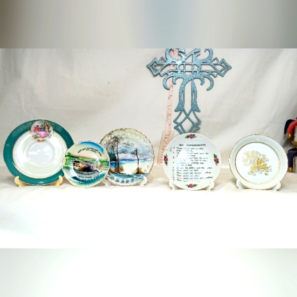 VINTAGE miniature saucer collection of 5 saucers.